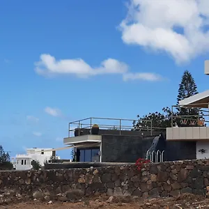 Apartment Meerblick Und Naehe Feuerberge Mit Eigenem Beheizten Pool, Las Breñas